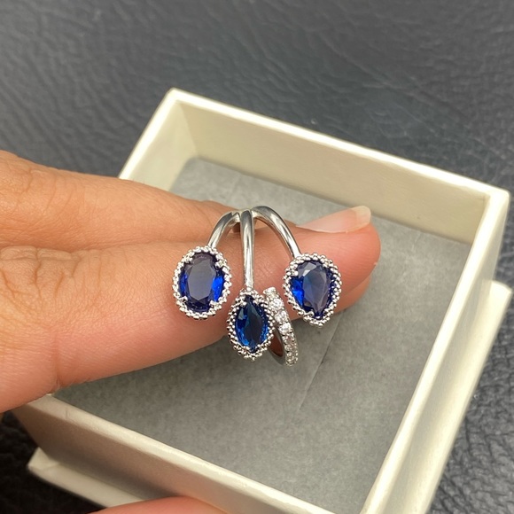 Marquise cut Blue Zircon Wrap ring - Picture 6 of 11